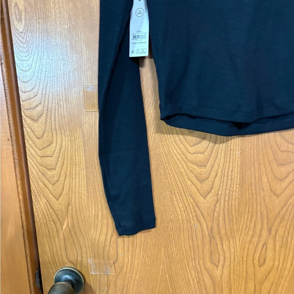No Boundaries Black Buttoned Deep V neckline and Long Sleeve Tee - Picture 6 of 7